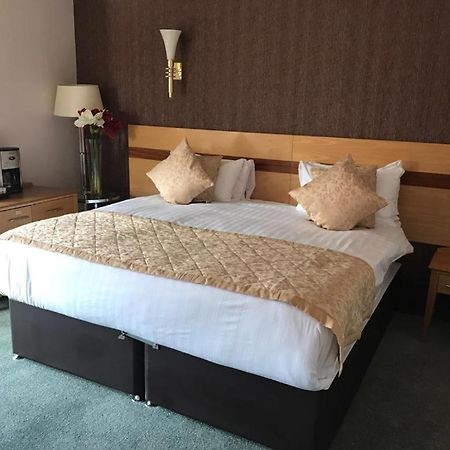 Harefield Manor Hotel Romford Buitenkant foto