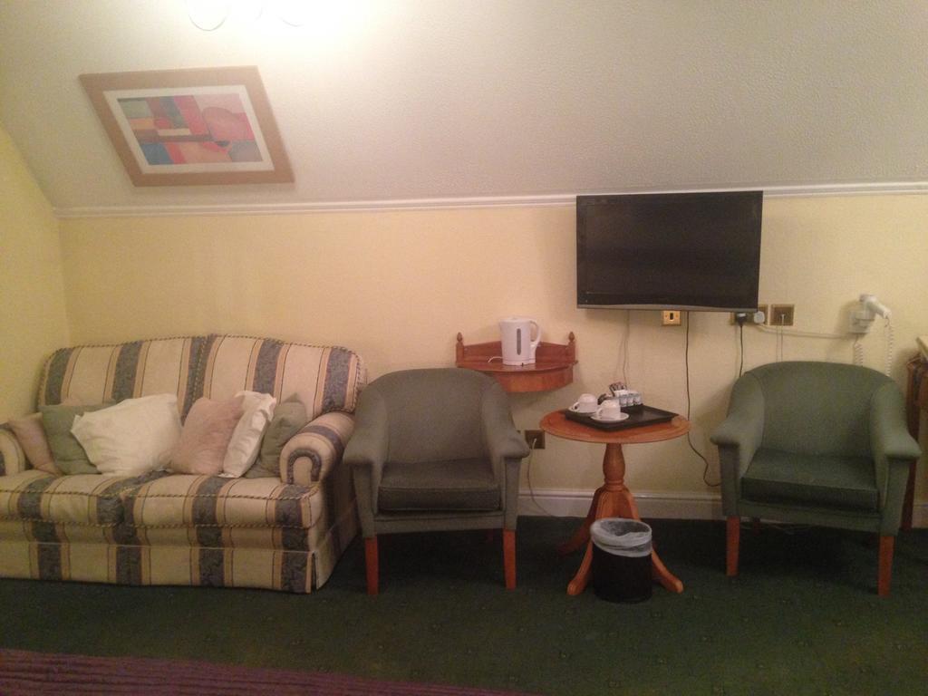 Harefield Manor Hotel Romford Buitenkant foto