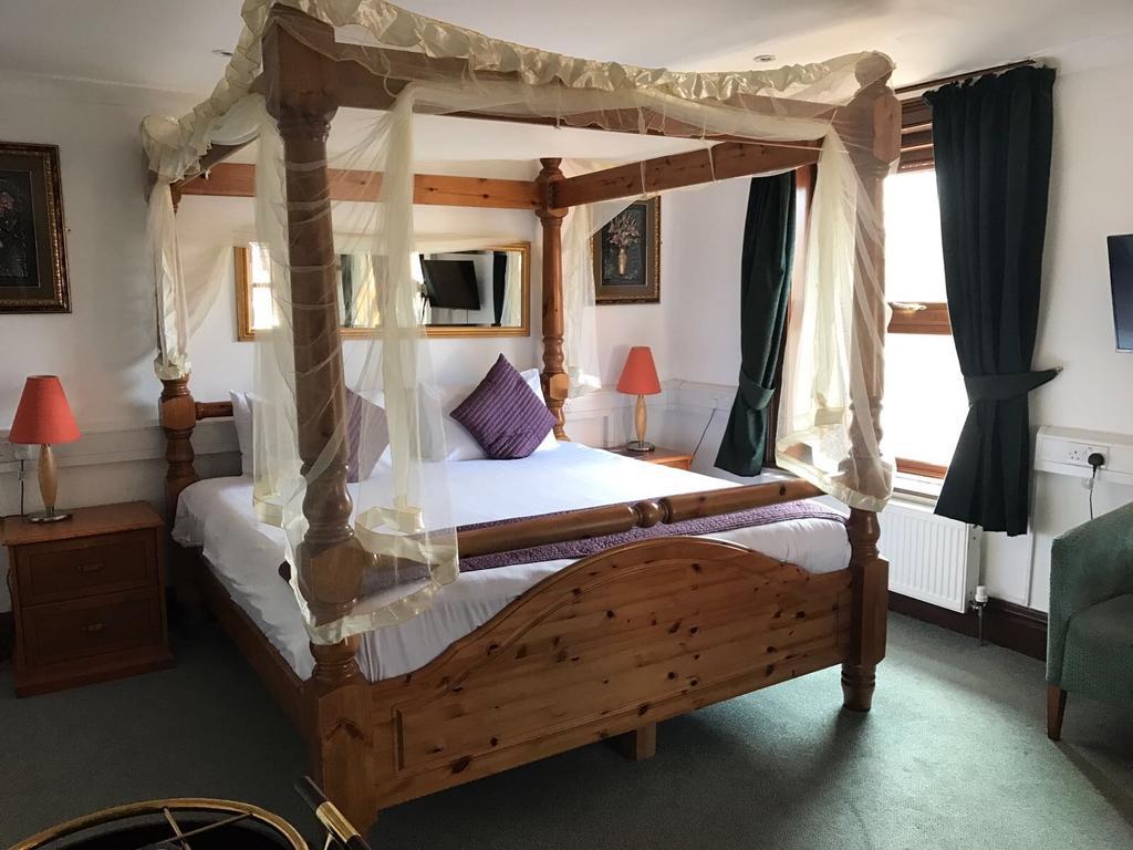 Harefield Manor Hotel Romford Buitenkant foto