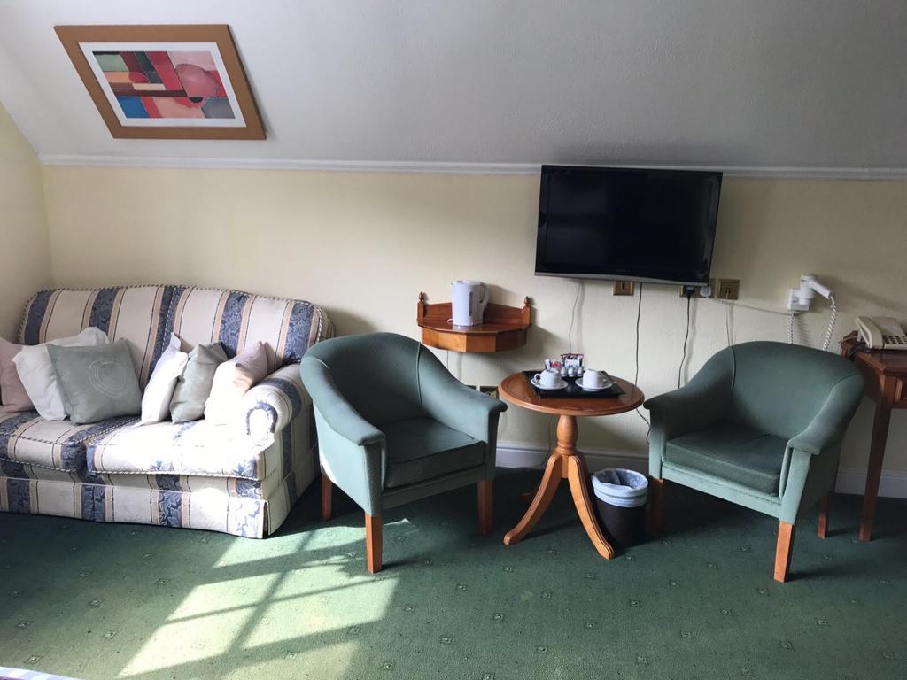 Harefield Manor Hotel Romford Buitenkant foto
