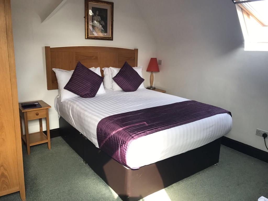 Harefield Manor Hotel Romford Buitenkant foto