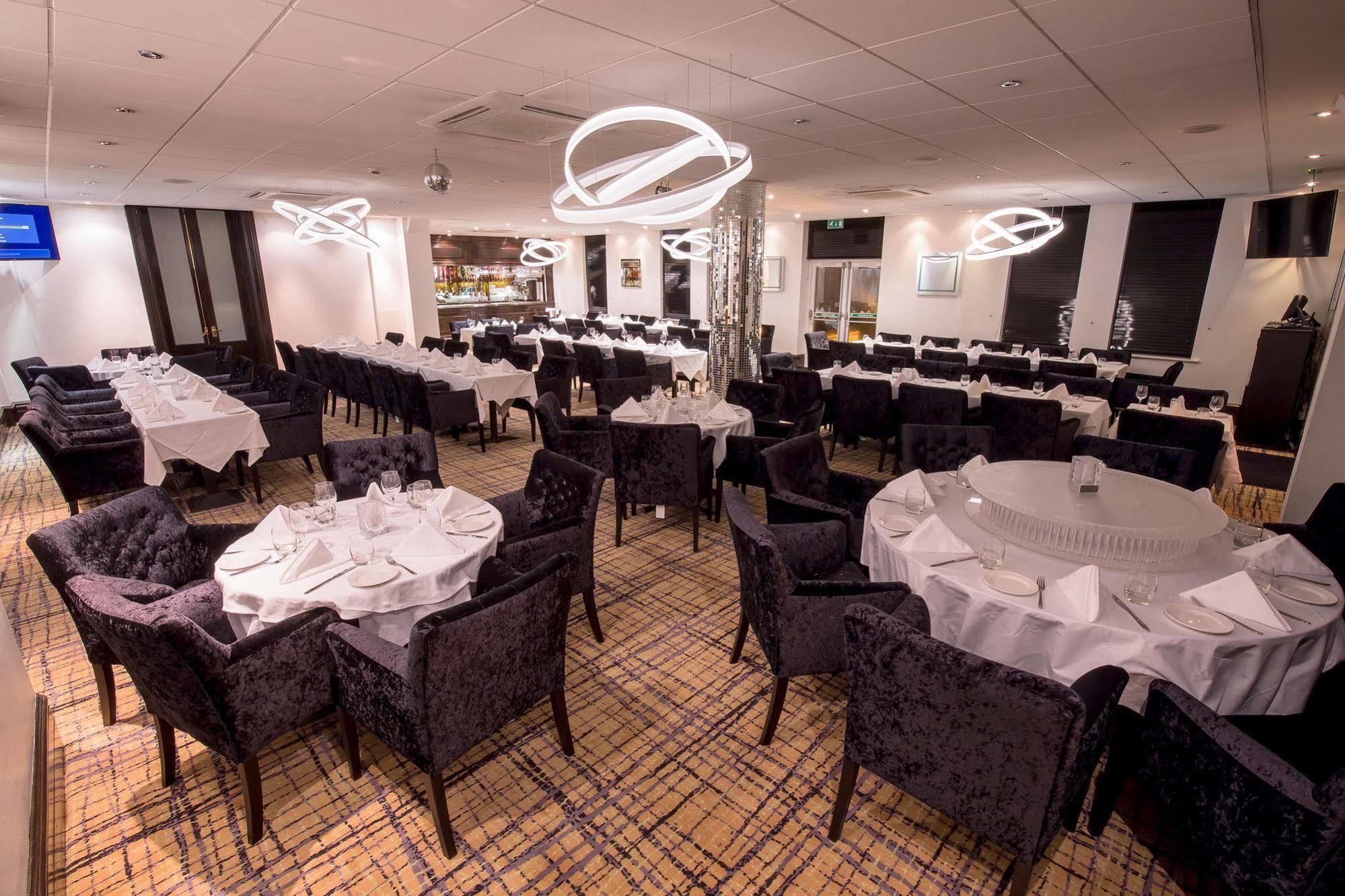 Harefield Manor Hotel Romford Buitenkant foto