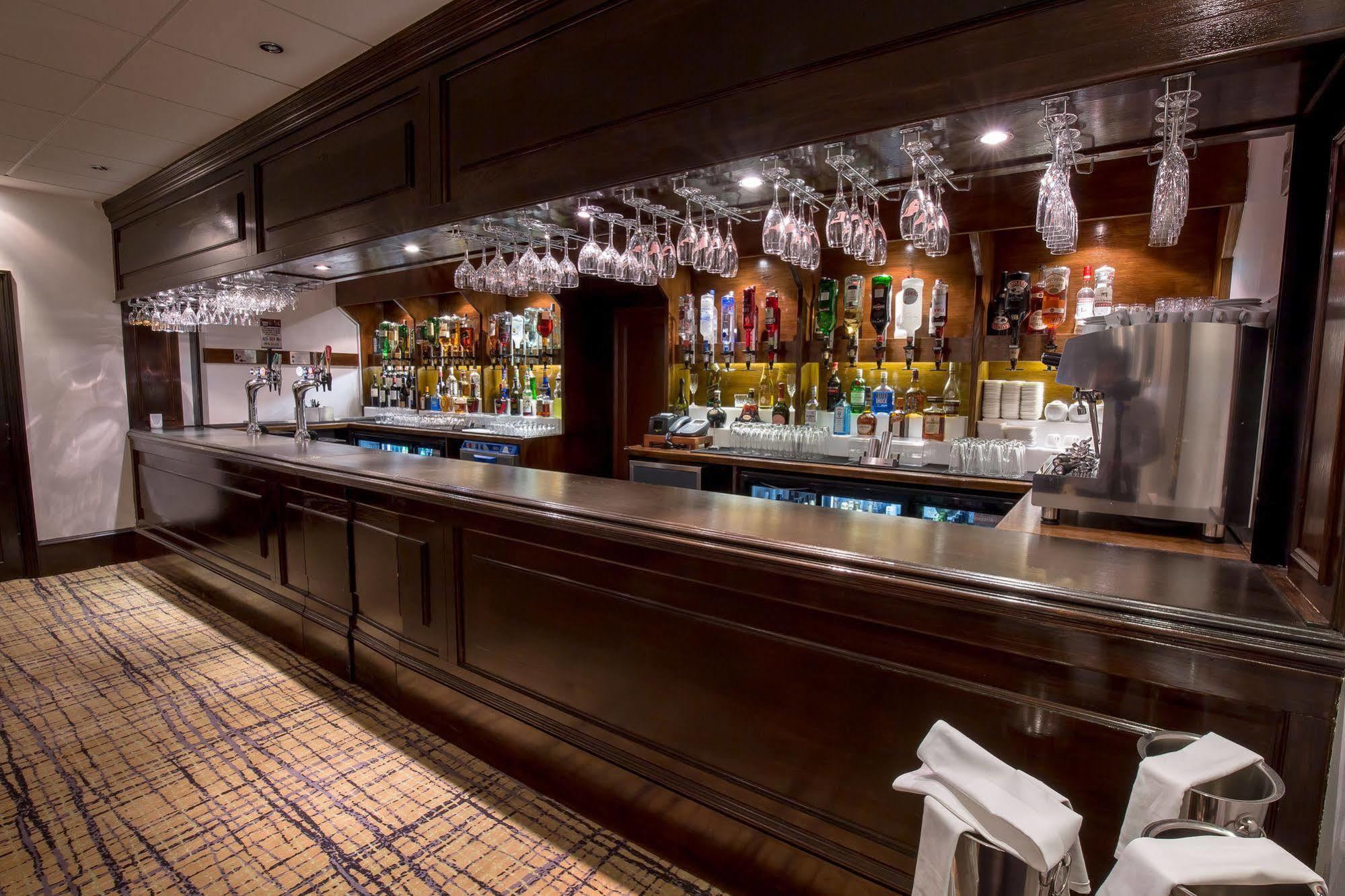 Harefield Manor Hotel Romford Buitenkant foto
