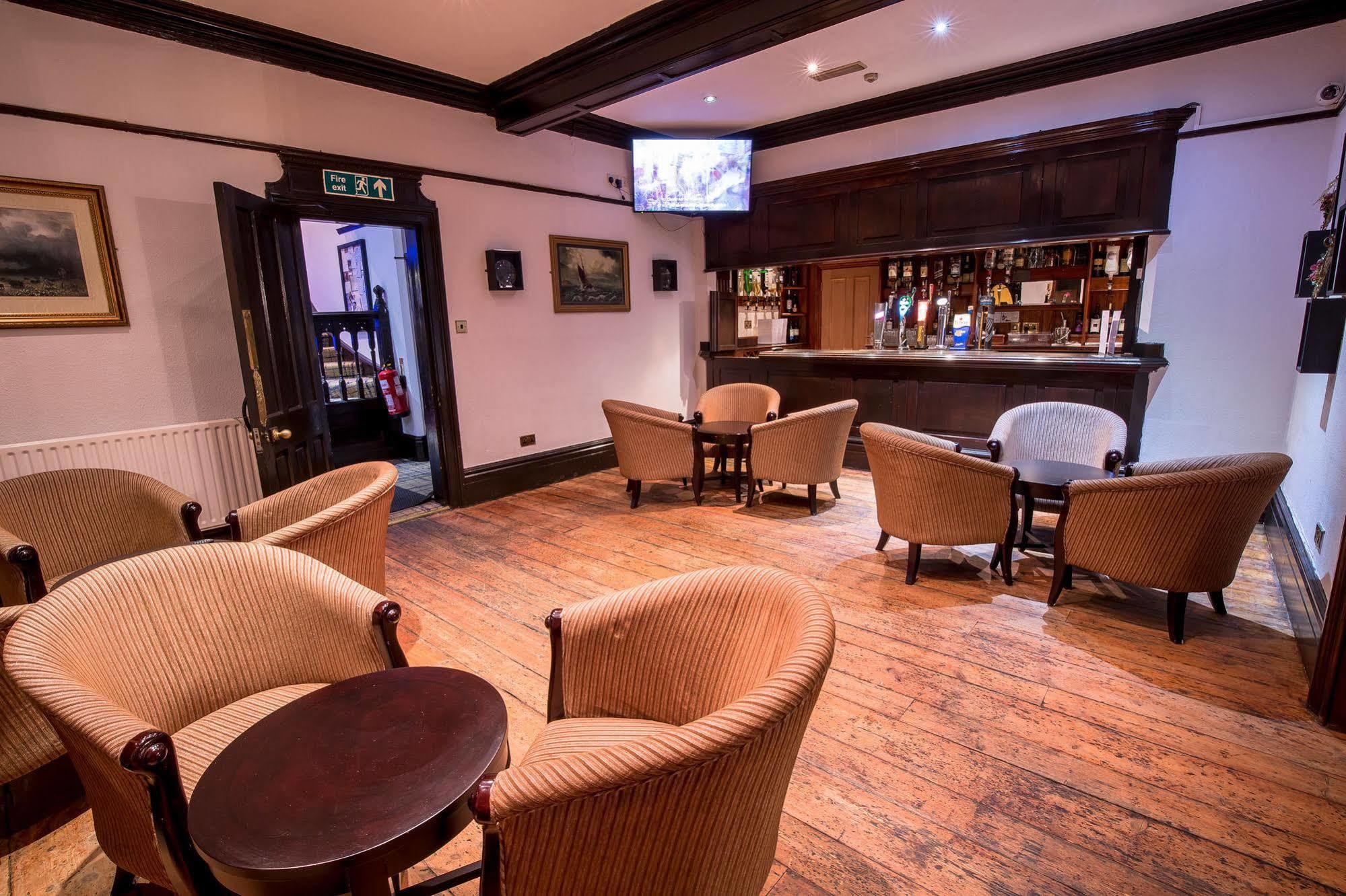 Harefield Manor Hotel Romford Buitenkant foto