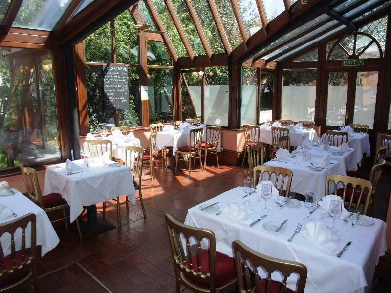 Harefield Manor Hotel Romford Buitenkant foto